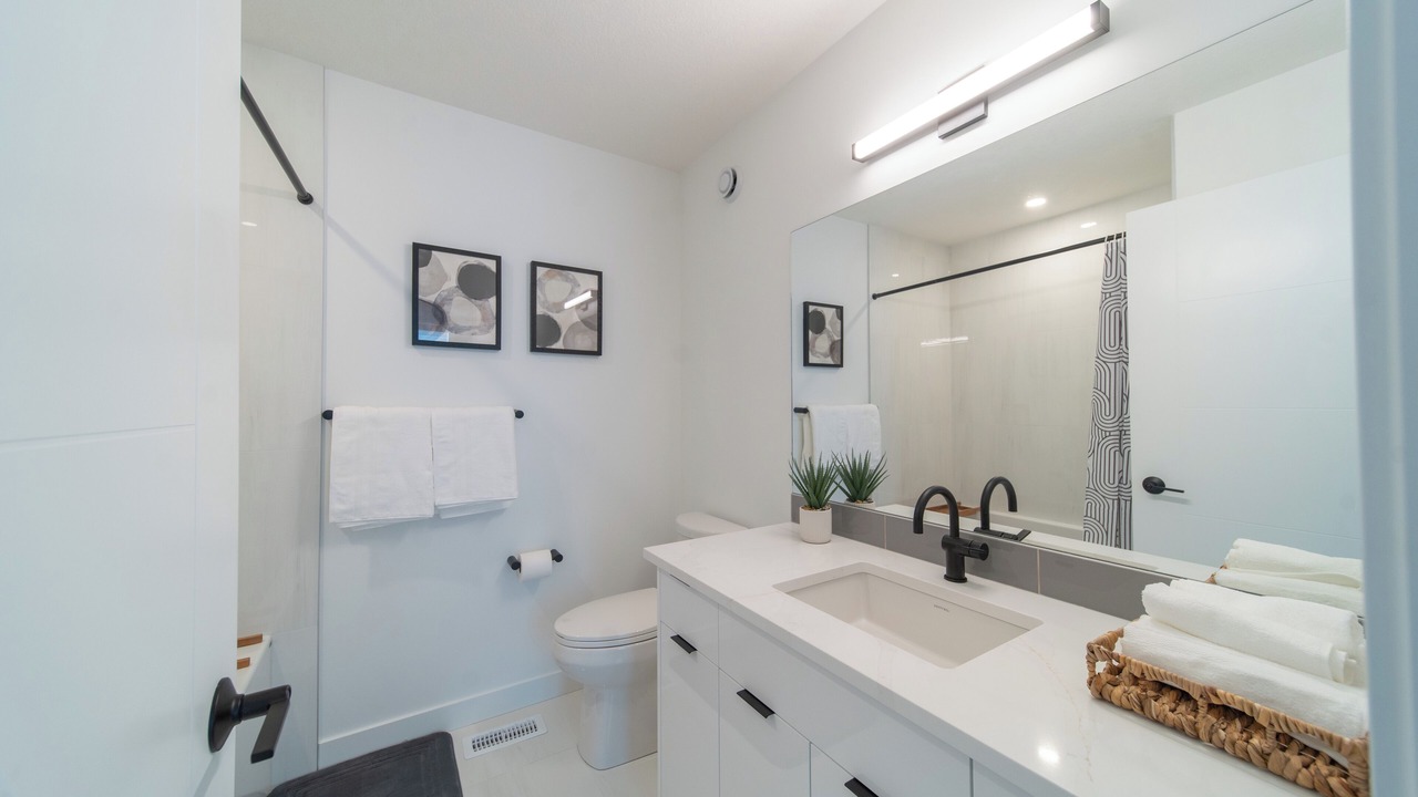 Photo of Bathroom in Shaganappi