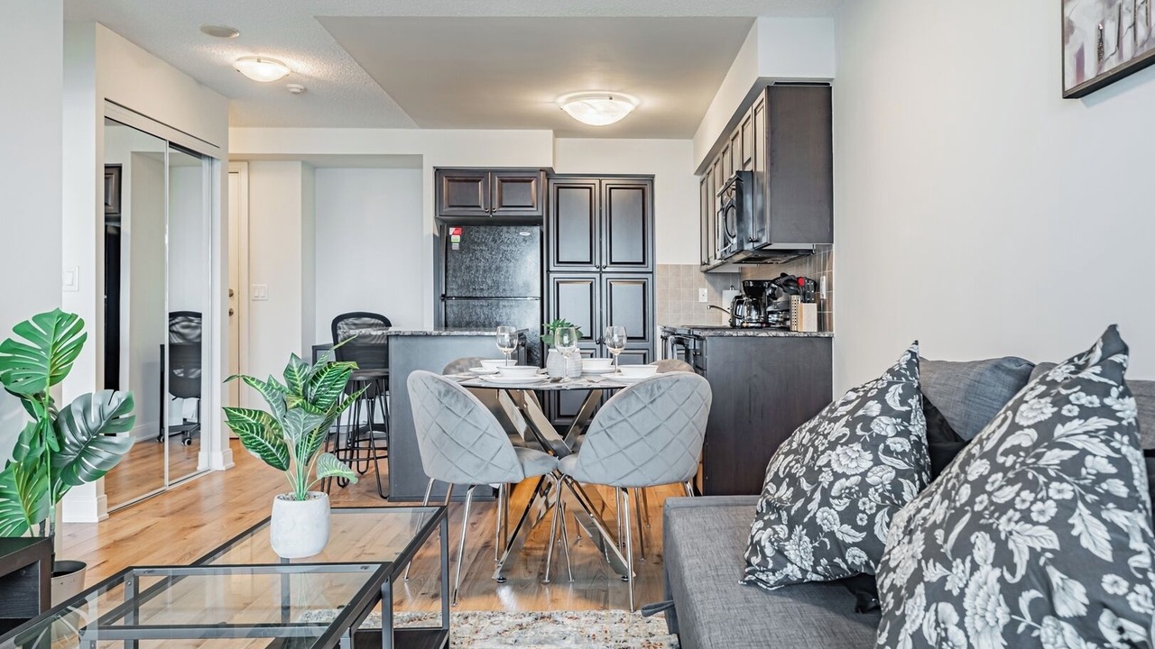 Photo of Livingroom in Downtown Mississauga