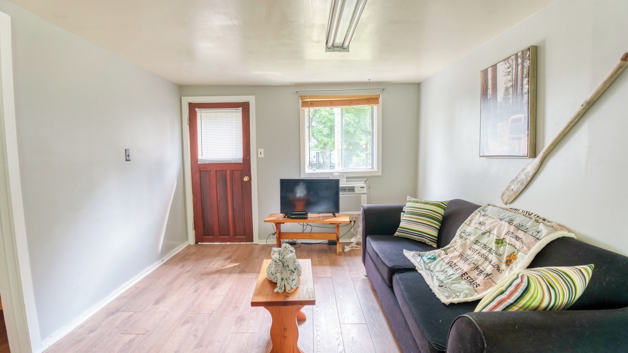 Photo of Livingroom in Frontenac