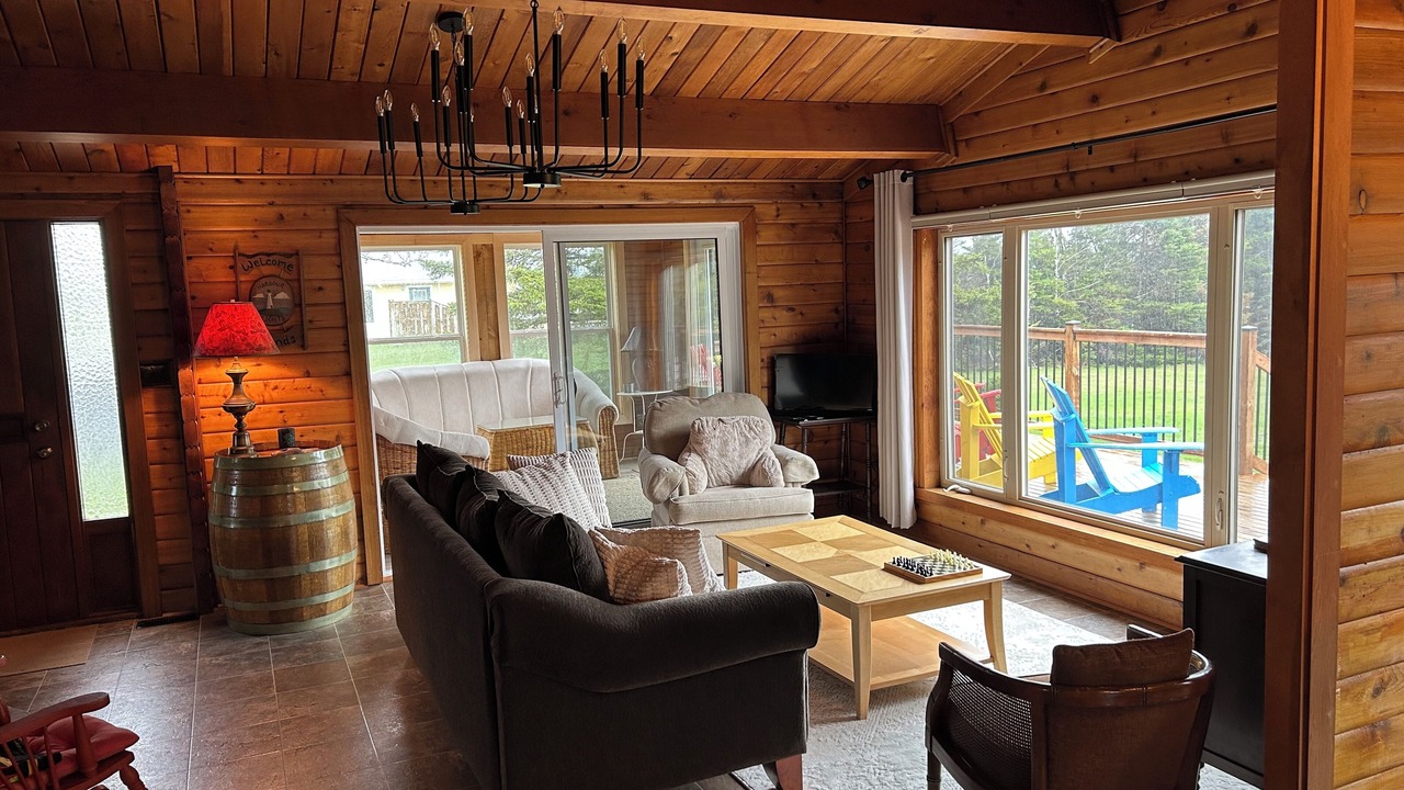 Photo of Livingroom in Bayview