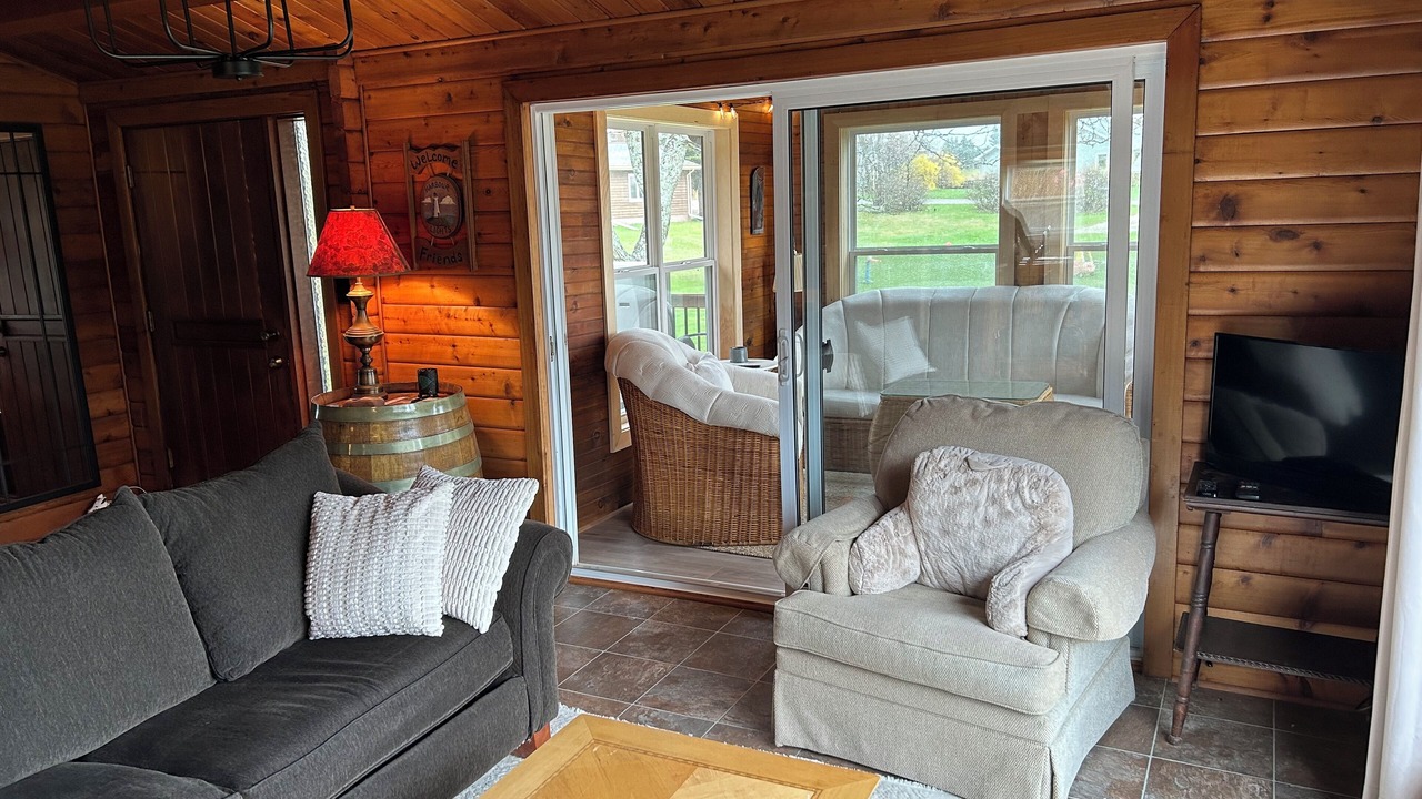Photo of Livingroom in Bayview