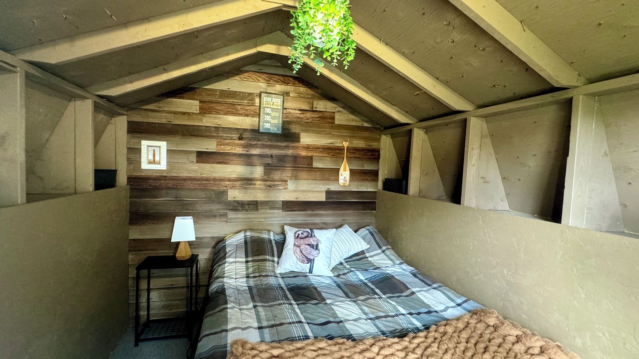 Photo of Bedroom in Alberta Beach