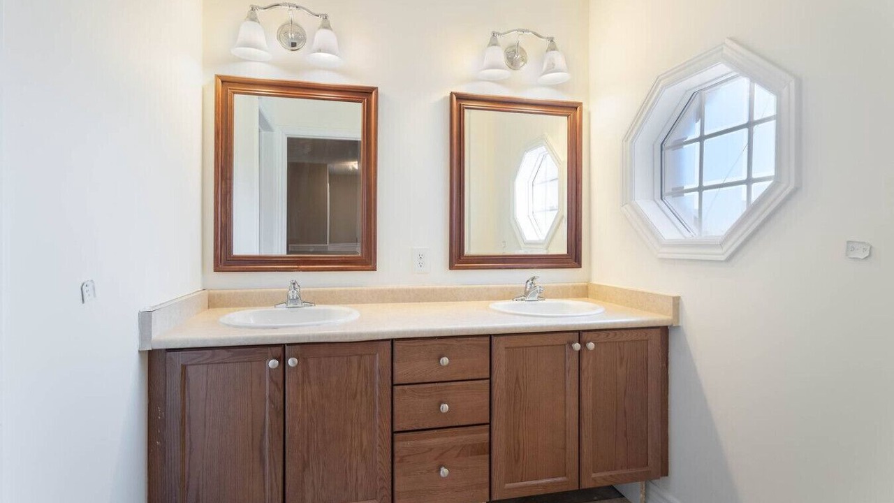 Photo of Bathroom in Churchill Meadows