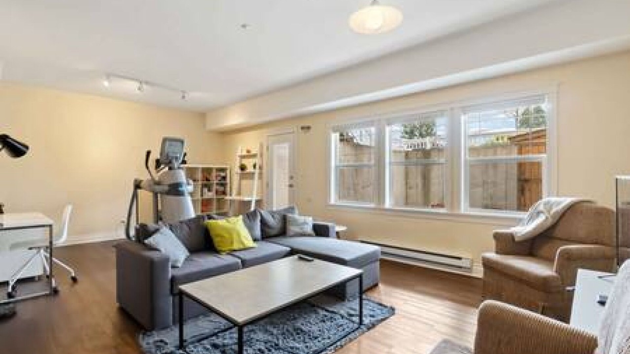 Photo of Livingroom in White Rock
