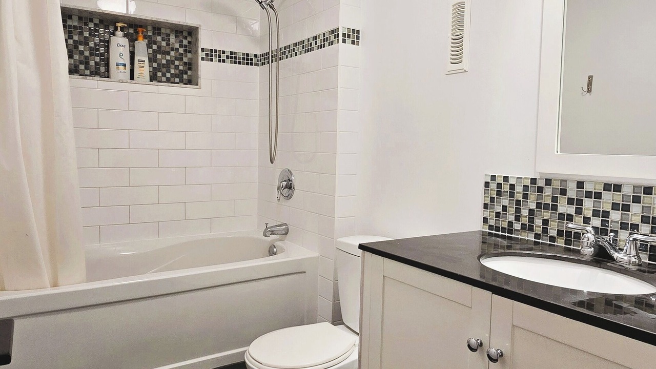 Photo of Bathroom in Lisgar