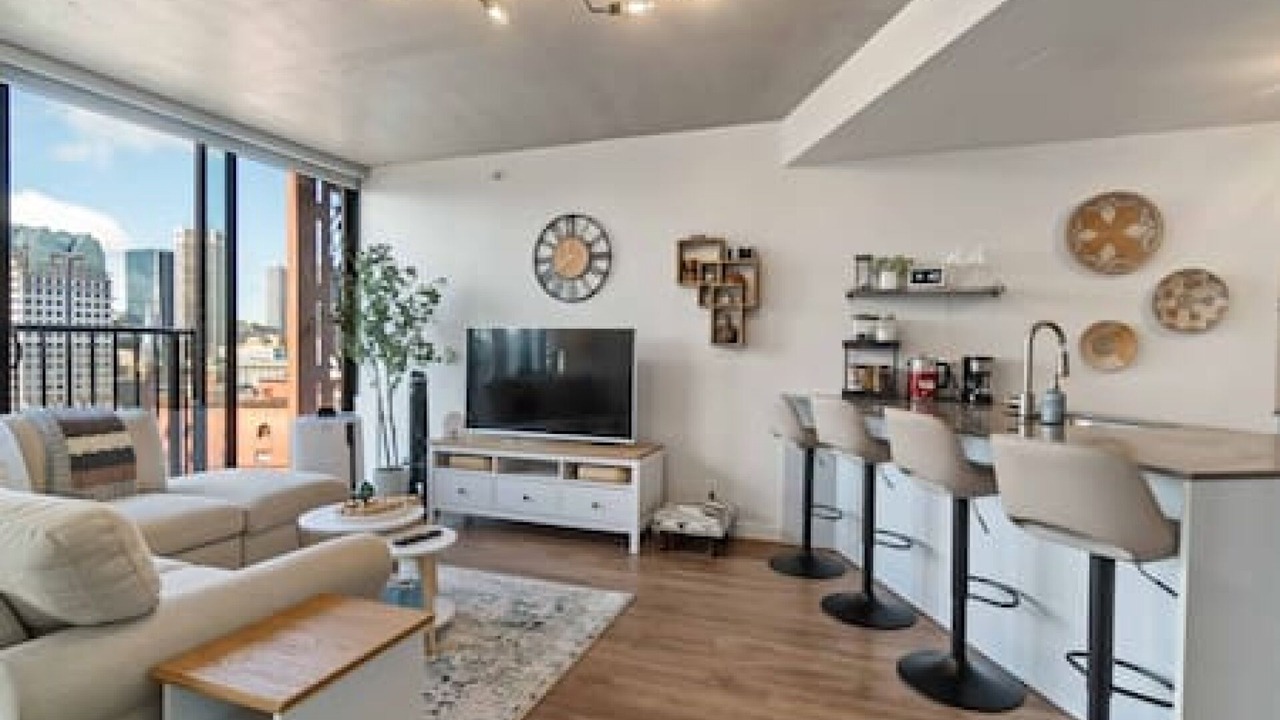 Photo of Livingroom in Gastown