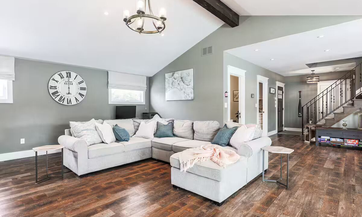 Photo of Livingroom in Rosedale