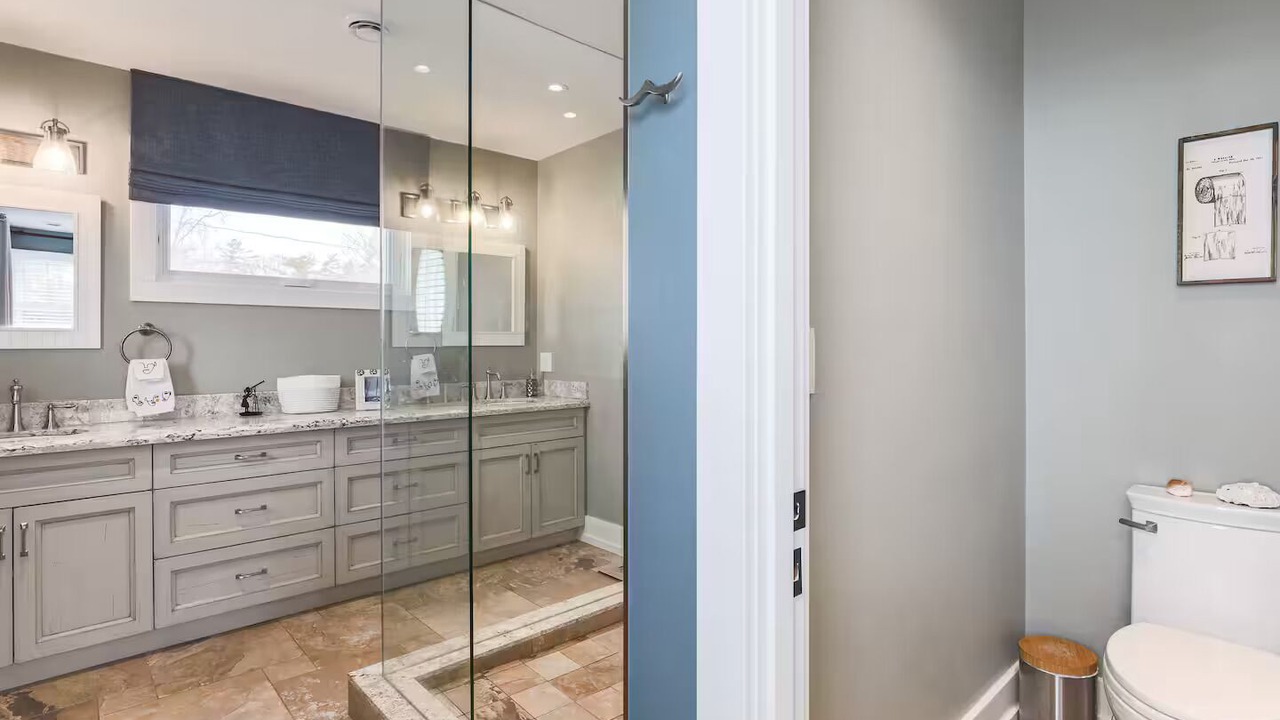 Photo of Bathroom in Rosedale