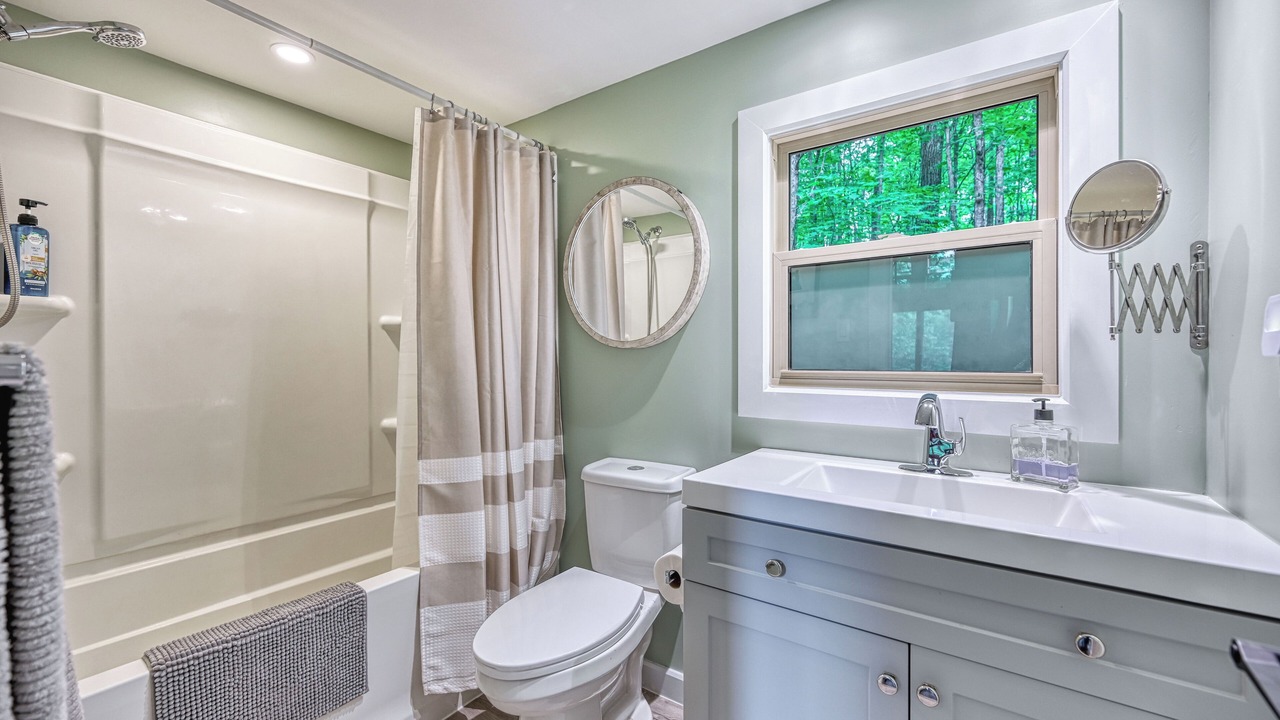 Photo of Bathroom in Calabogie