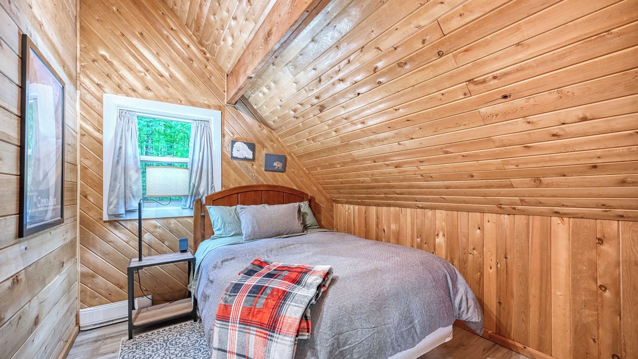 Photo of Bedroom in Calabogie