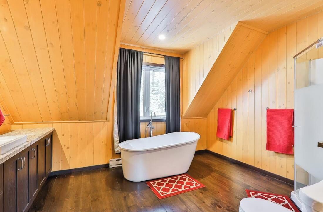 Photo of Bathroom in Grenville-sur-la-Rouge