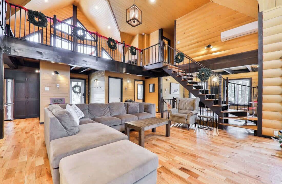 Photo of Livingroom in Grenville-sur-la-Rouge