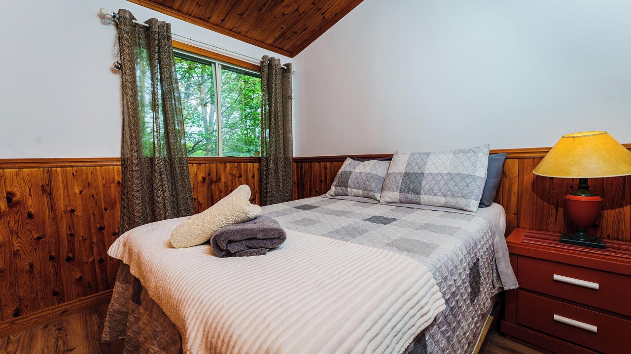 Photo of Bedroom in St-Adolphe-d'Howard