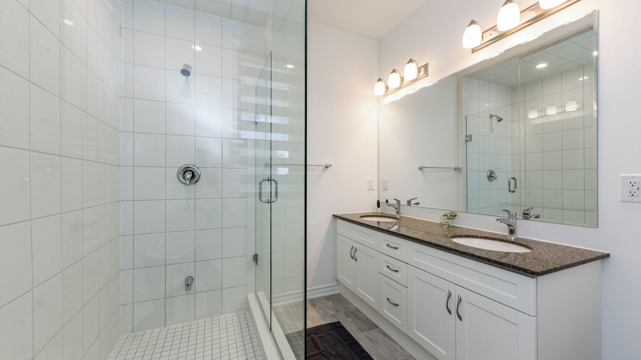 Photo of Bathroom in Halton Regional Municipality