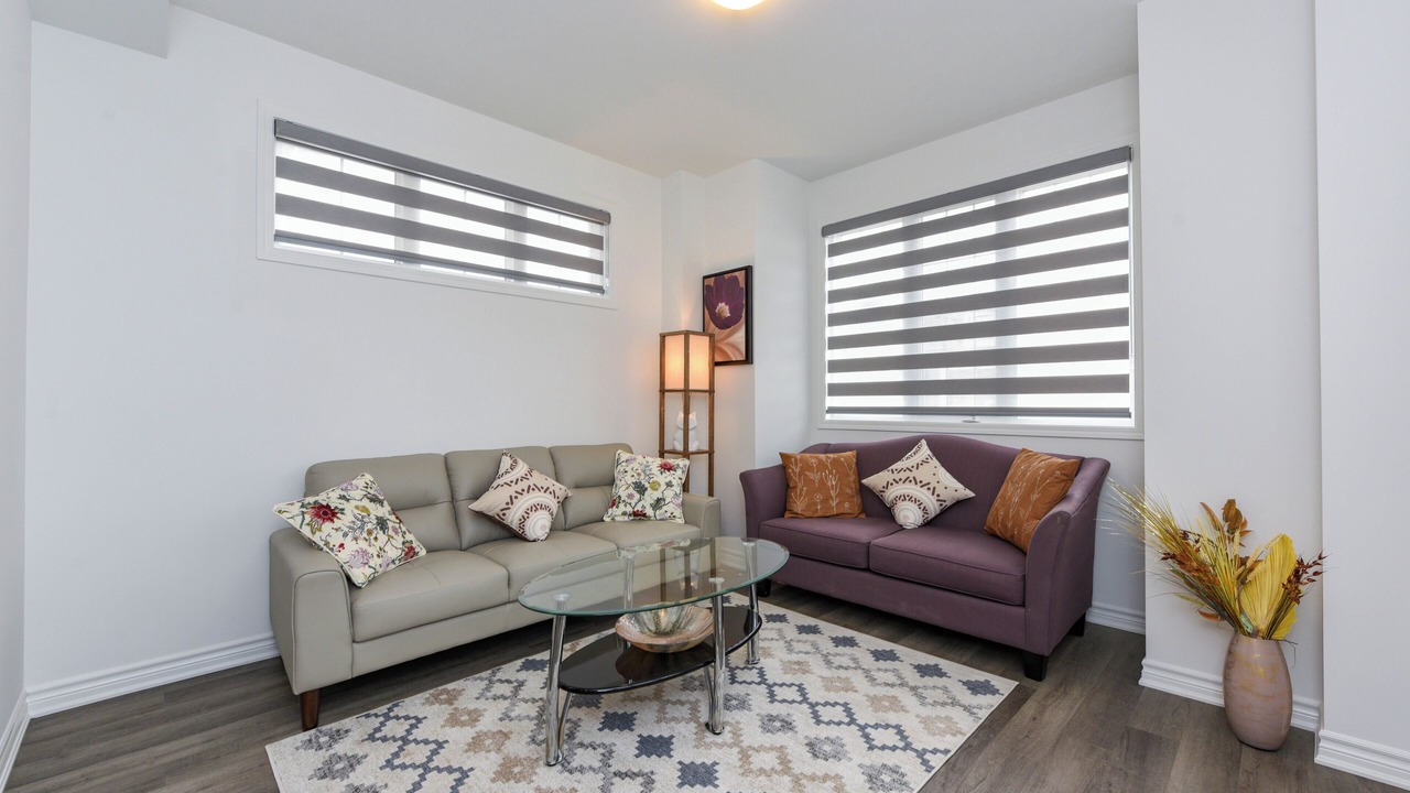 Photo of Livingroom in Halton Regional Municipality