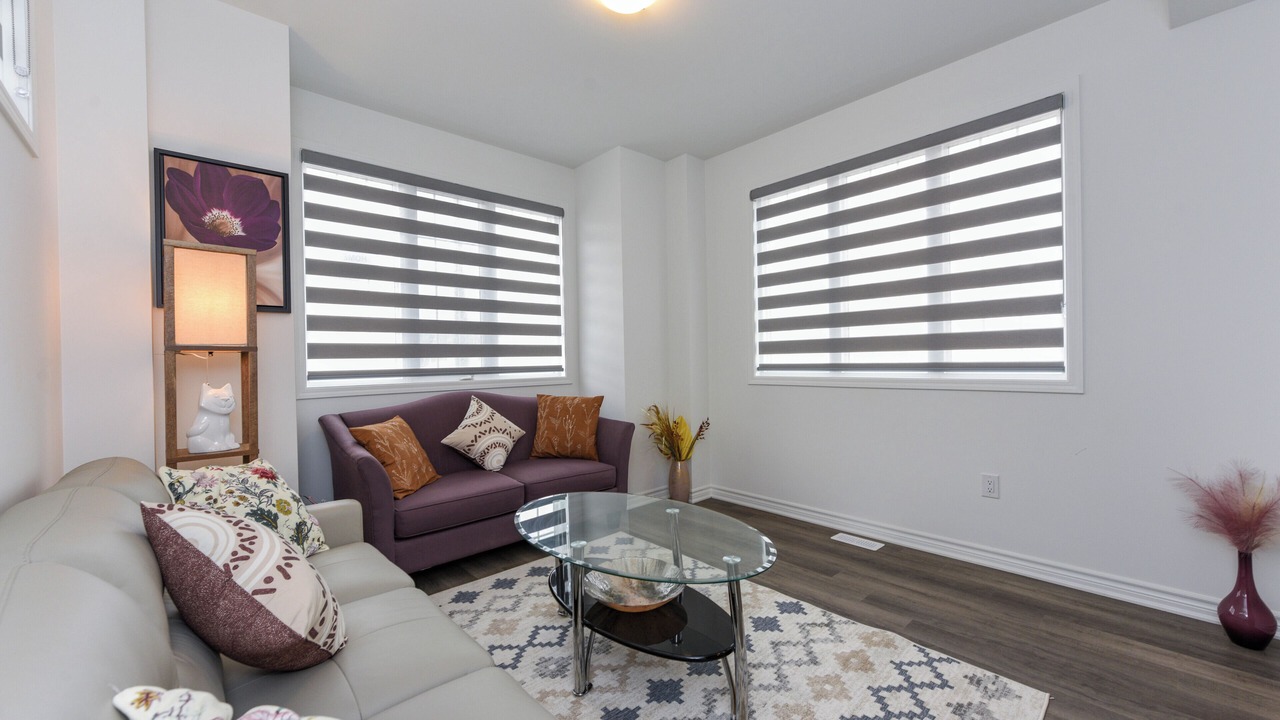 Photo of Livingroom in Halton Regional Municipality