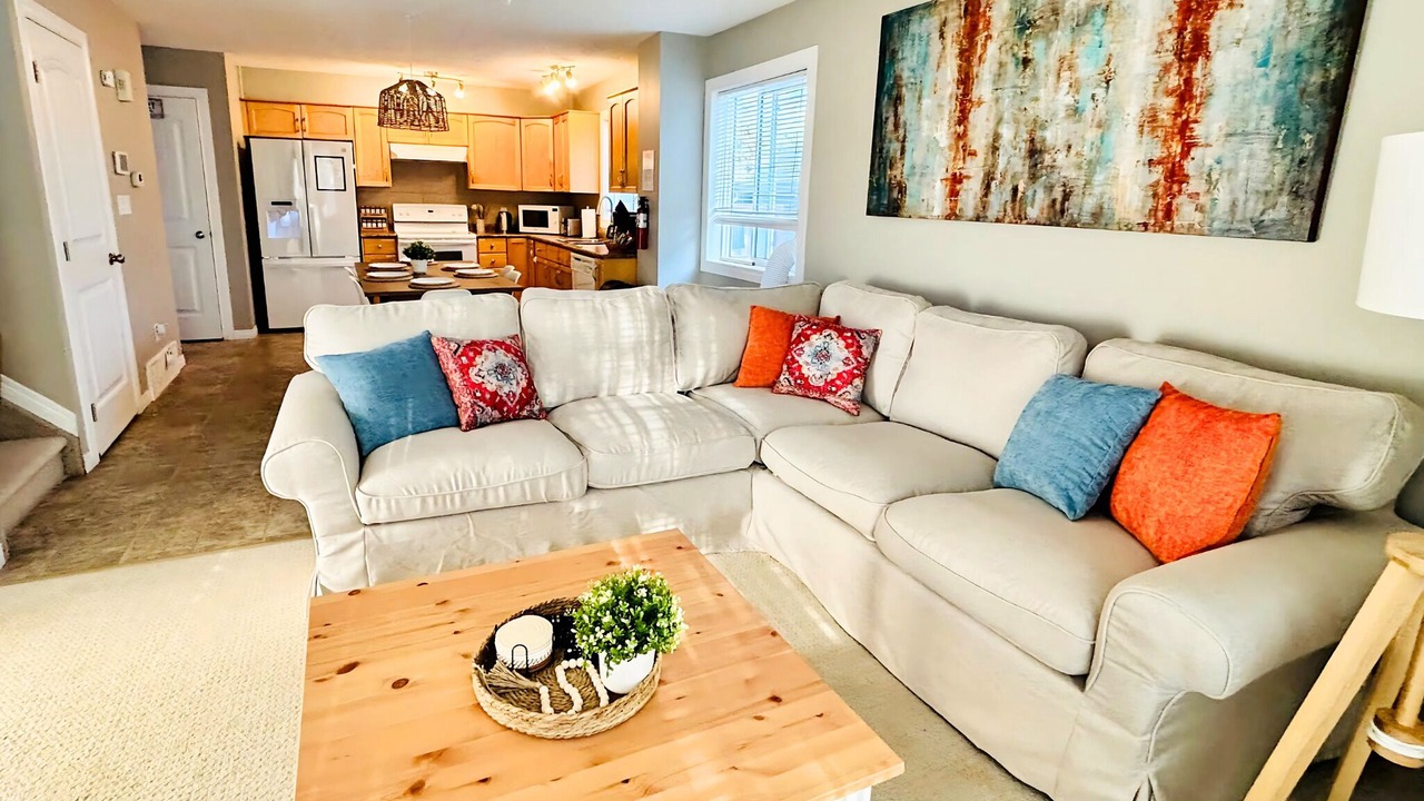 Photo of Livingroom in North Central Edmonton