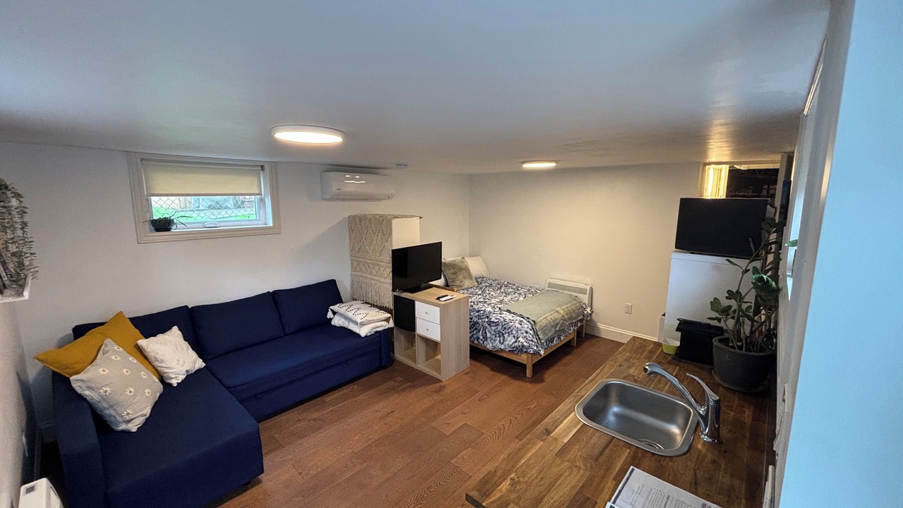 Photo of Livingroom in North End
