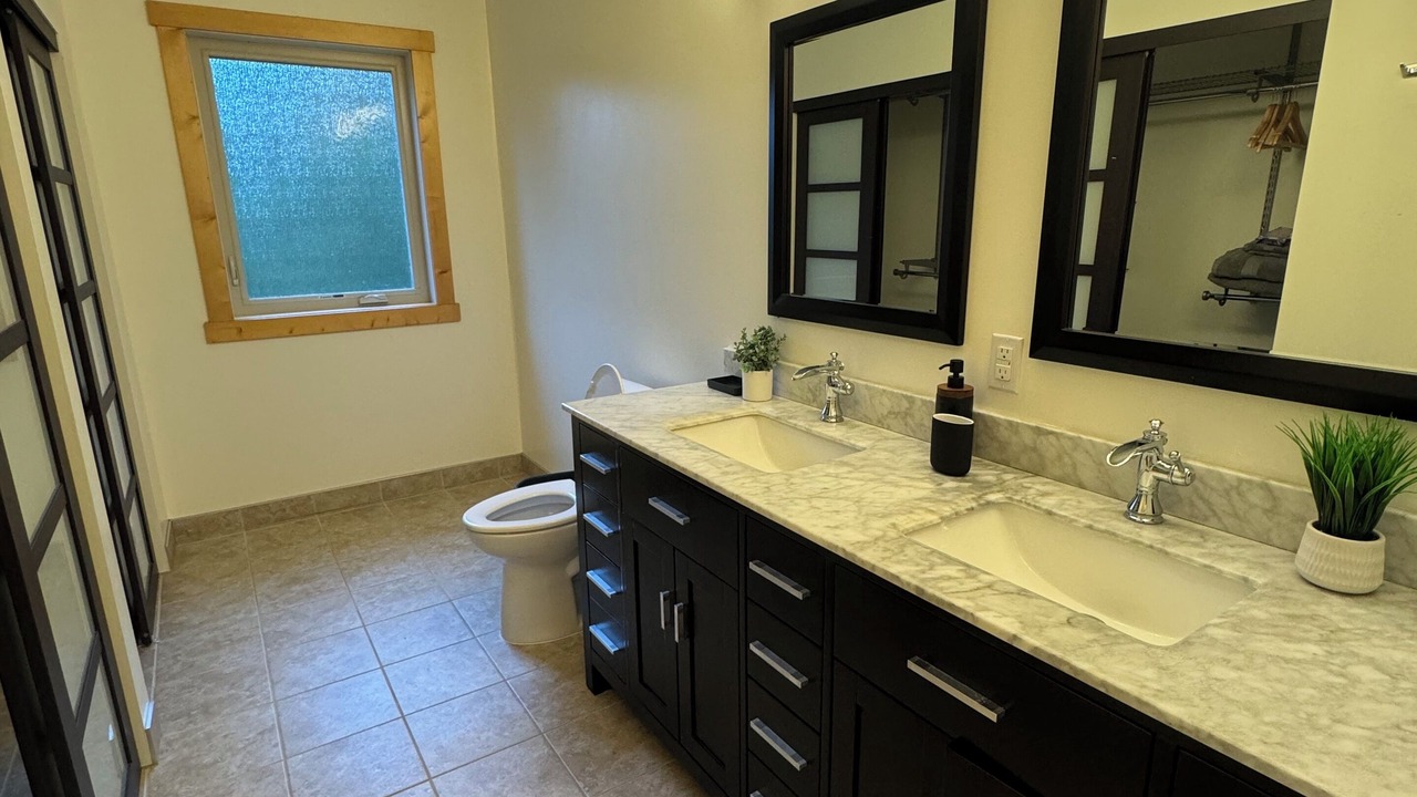 Photo of Bathroom in Central Kootenay