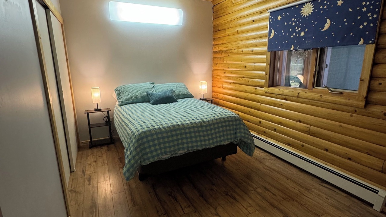 Photo of Bedroom in Central Kootenay