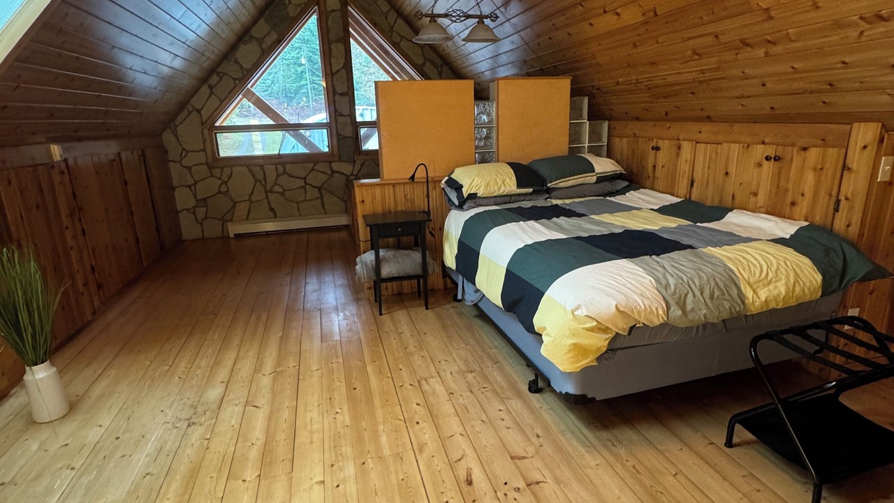 Photo of Bedroom in Central Kootenay