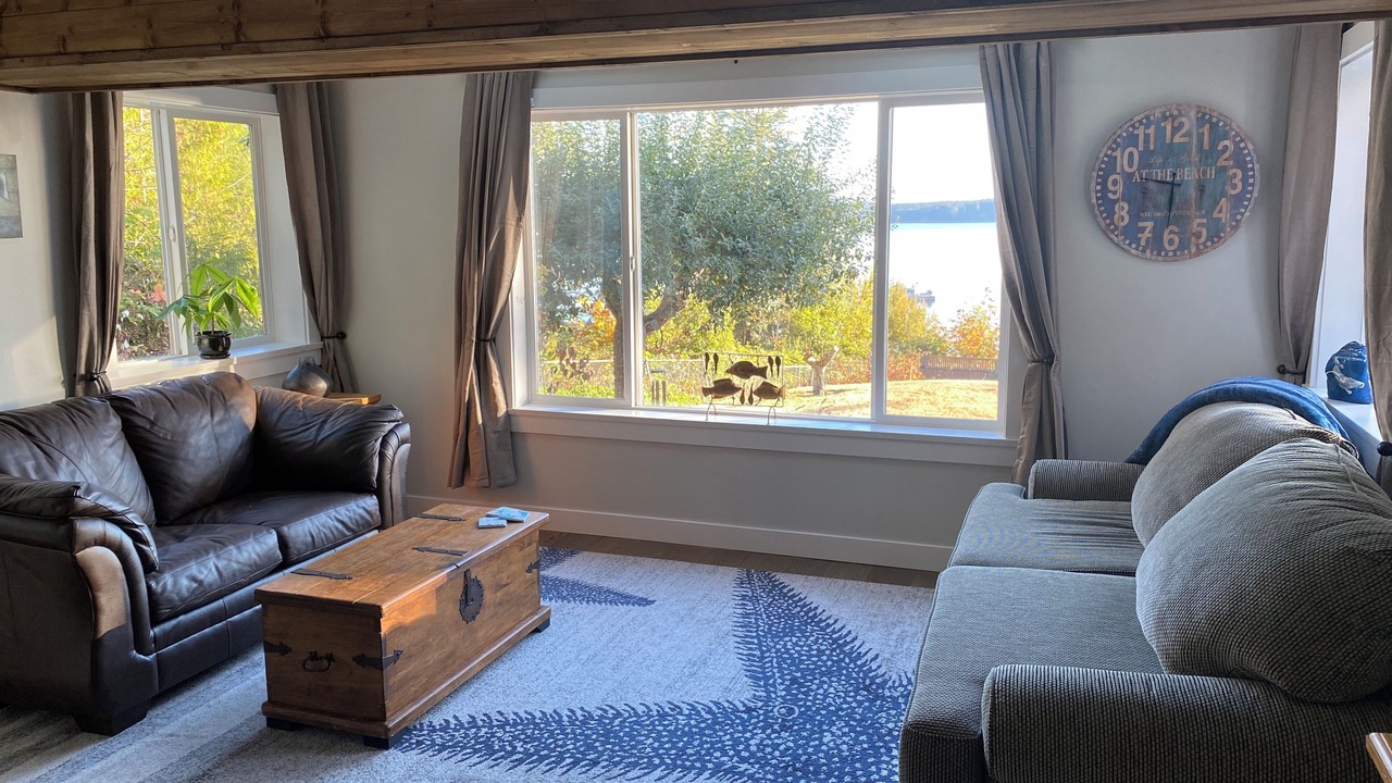 Photo of Livingroom in Union Bay