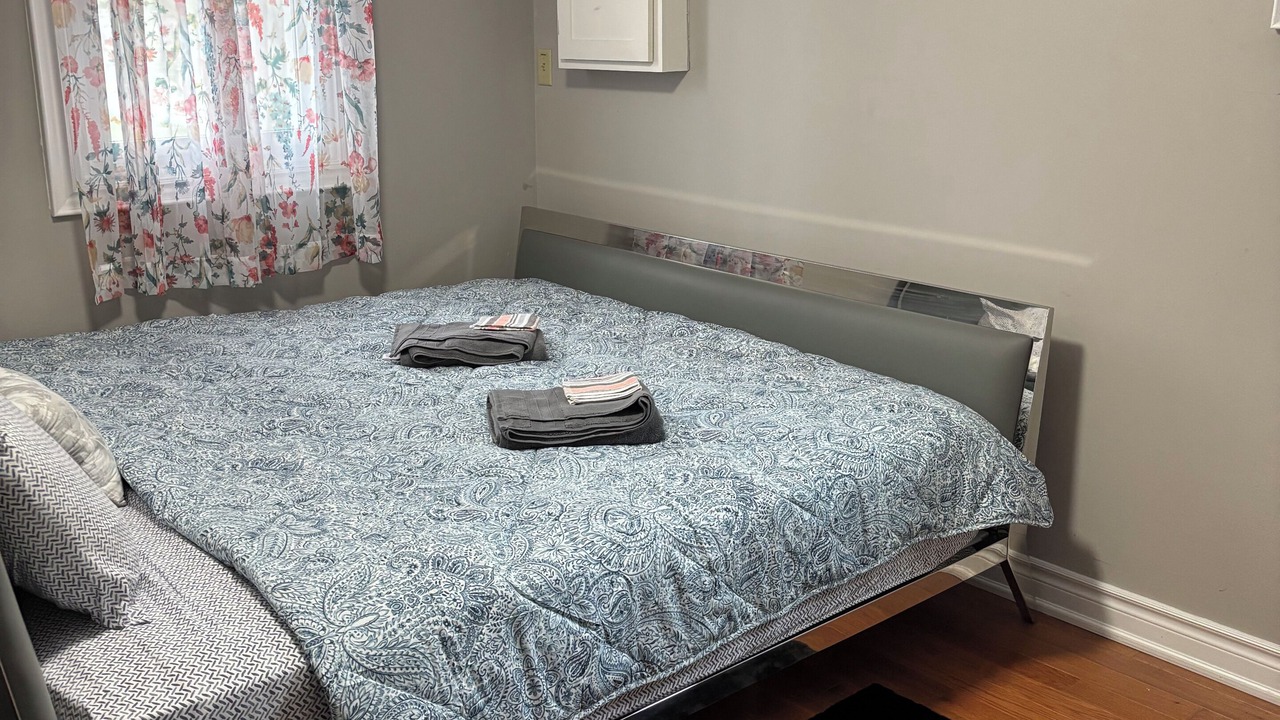 Photo of Bedroom in Crystal Beach