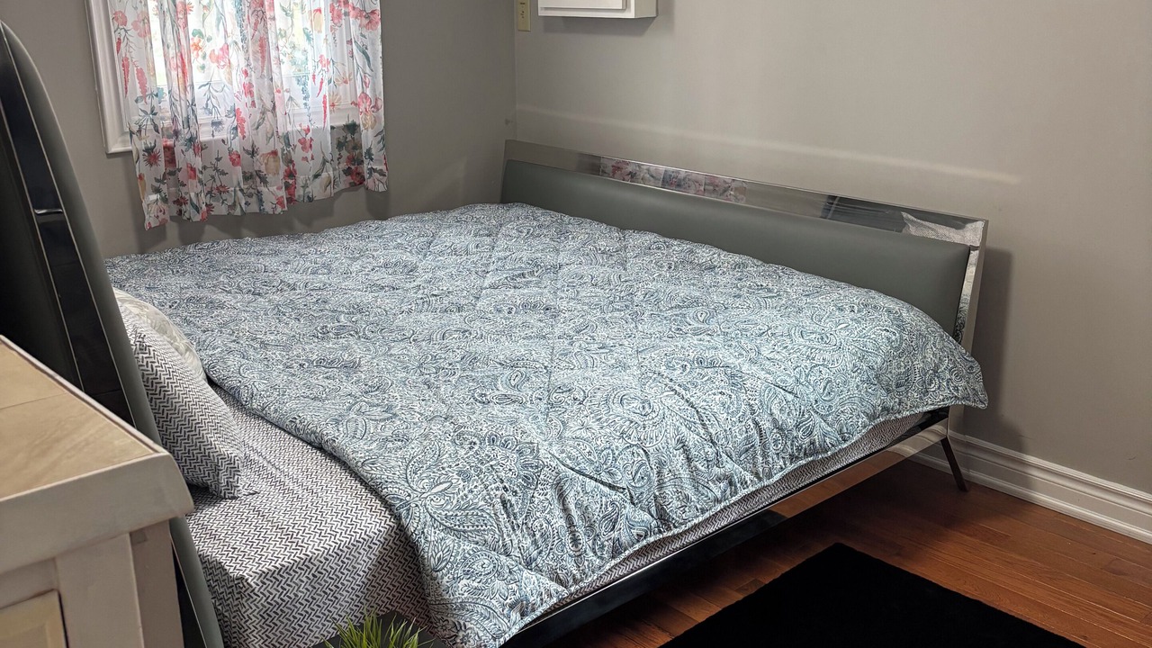Photo of Bedroom in Crystal Beach