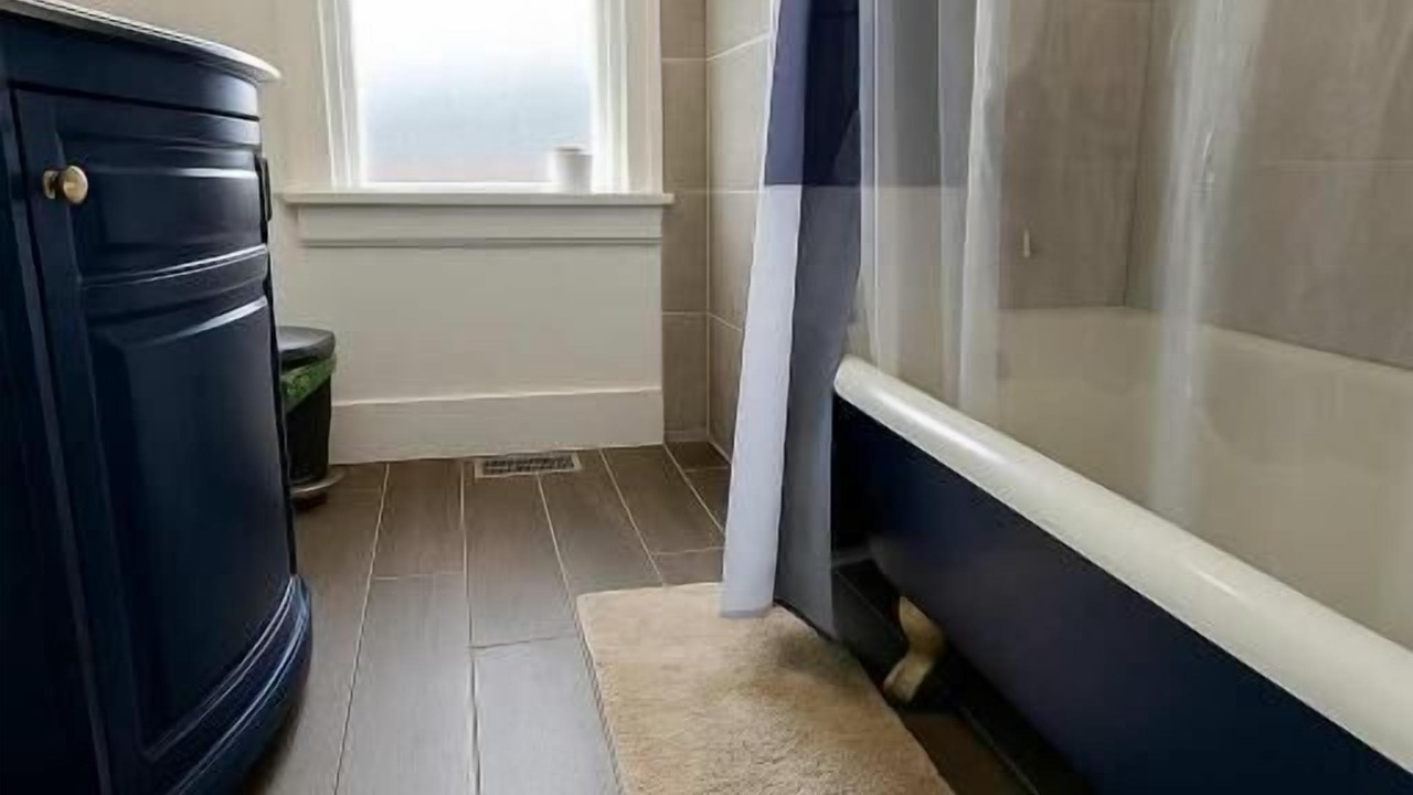 Photo of Bathroom in Saanich East