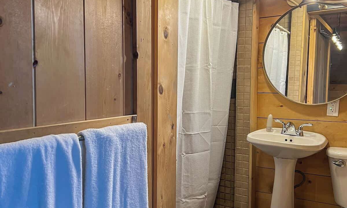 Photo of Bathroom in Saanich East