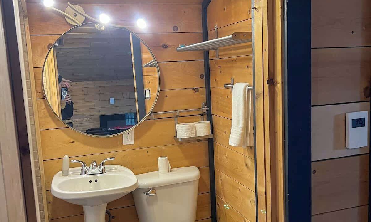Photo of Bathroom in Saanich East