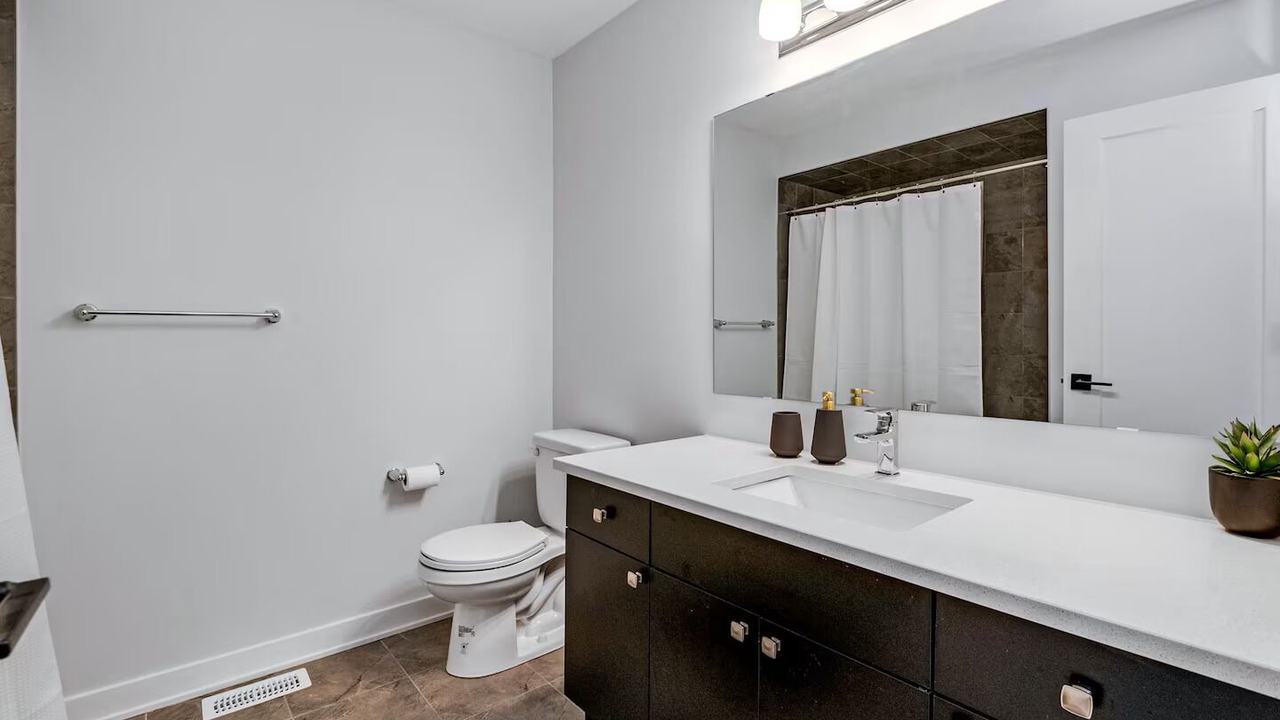 Photo of Bathroom in Cardinal Creek