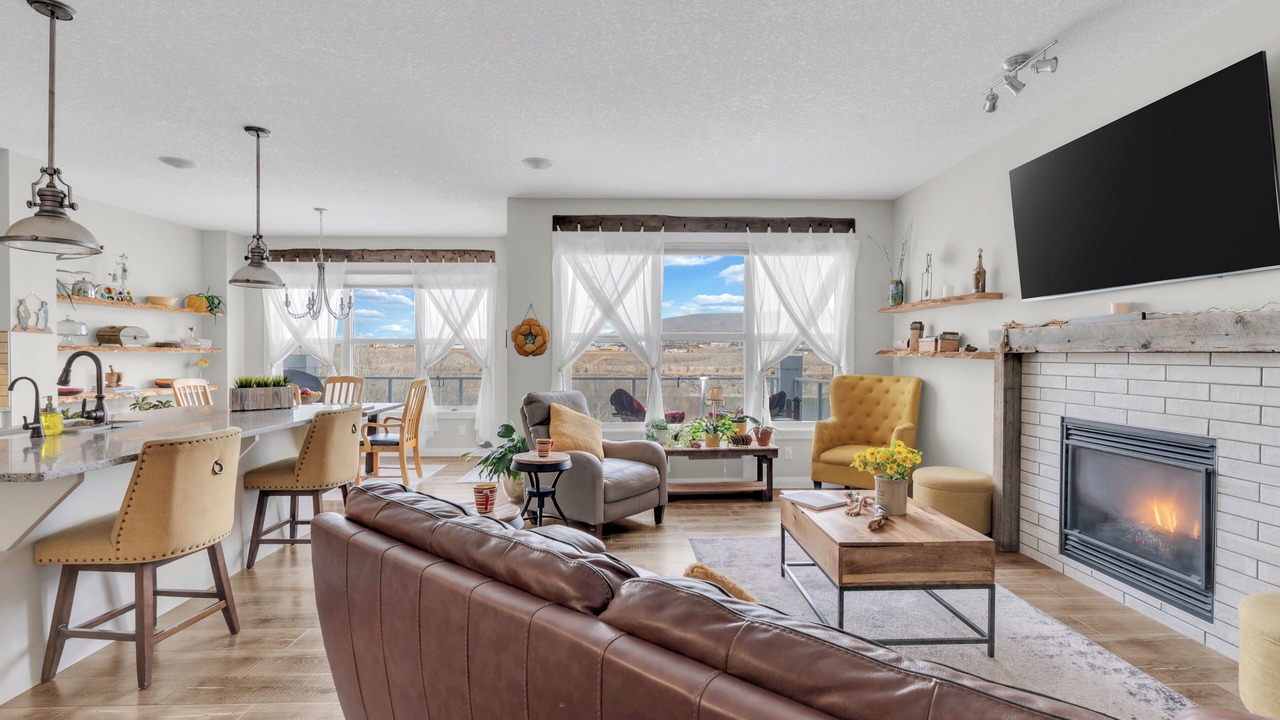 Photo of Livingroom in Cochrane
