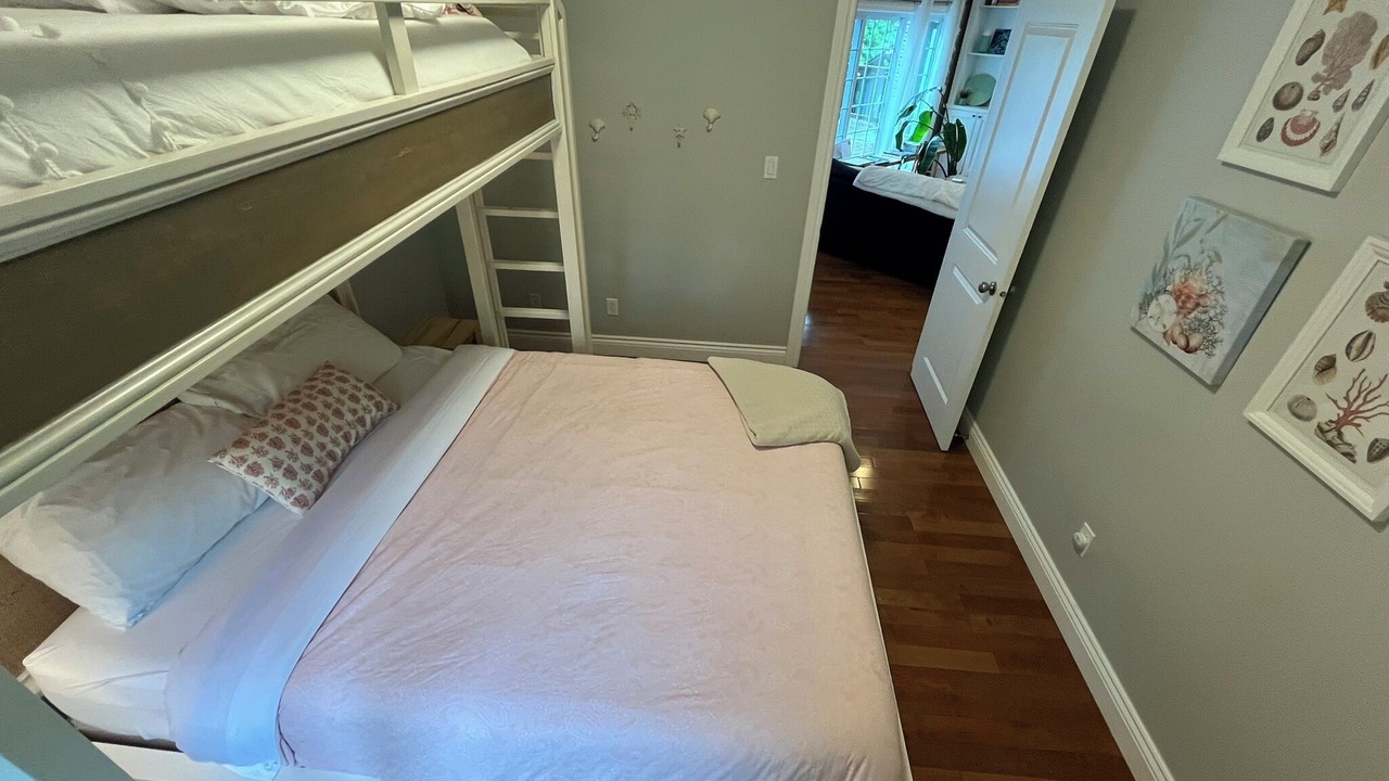 Photo of Bedroom in Sauble Beach