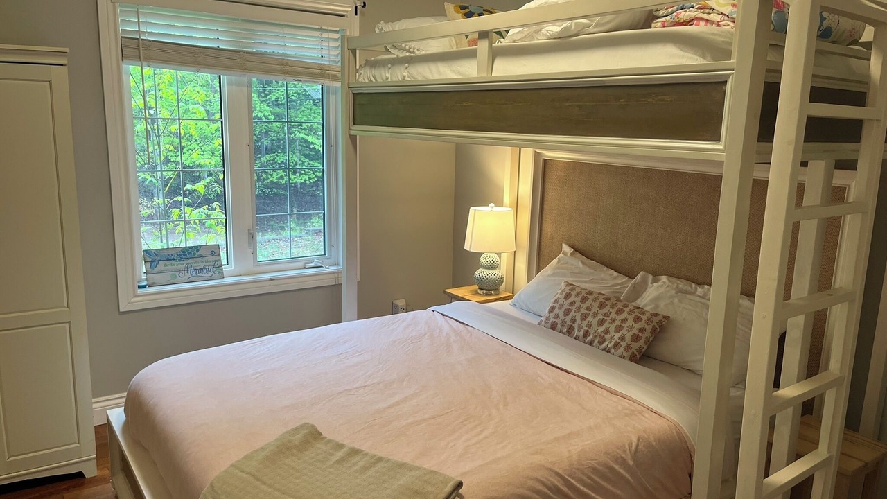Photo of Bedroom in Sauble Beach