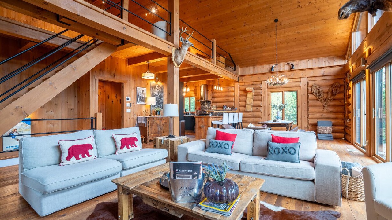 Photo of Livingroom in Val-des-Lacs