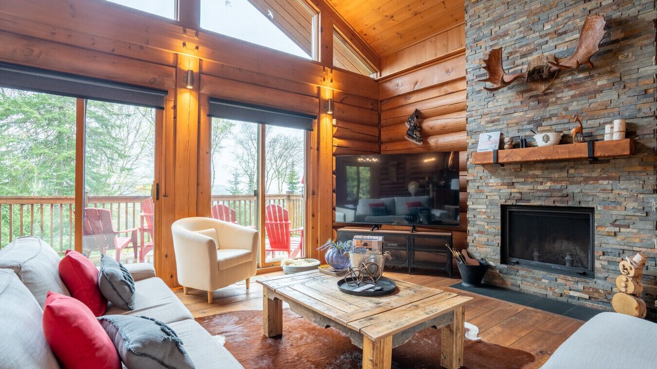 Photo of Livingroom in Val-des-Lacs