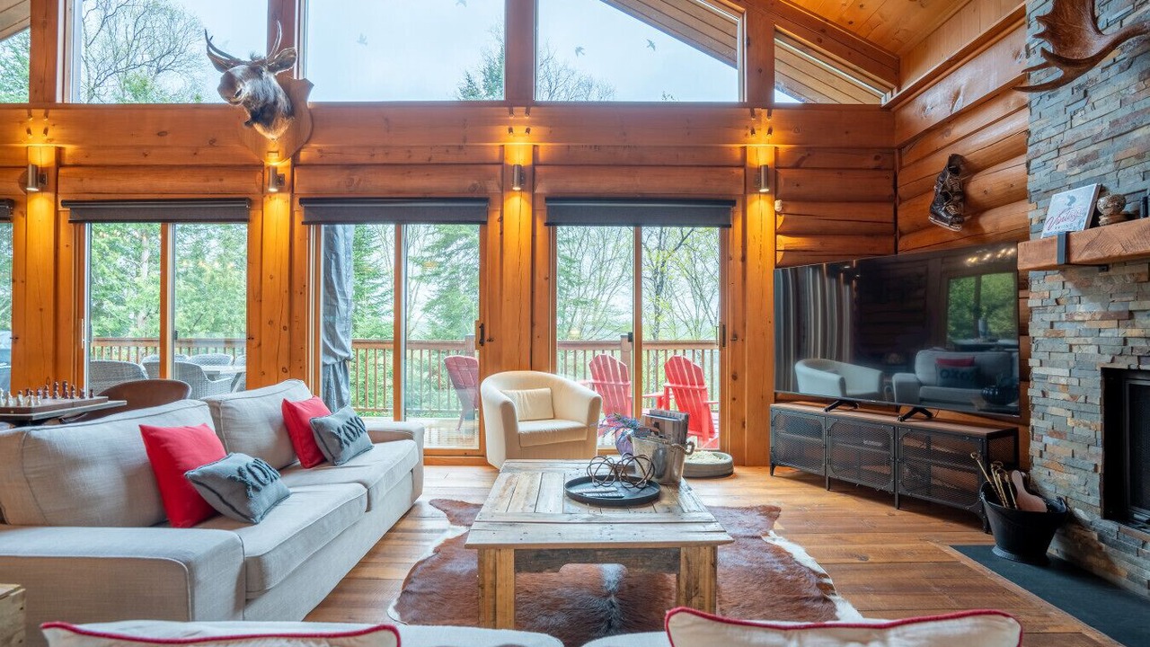 Photo of Livingroom in Val-des-Lacs