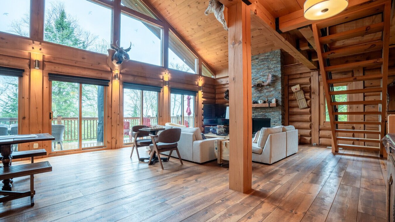 Photo of Livingroom in Val-des-Lacs