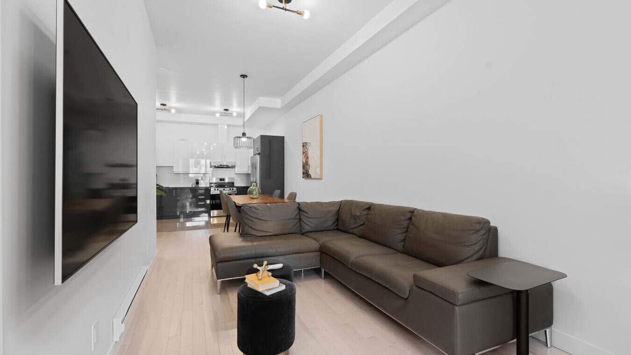 Photo of Livingroom in La Petite-Patrie
