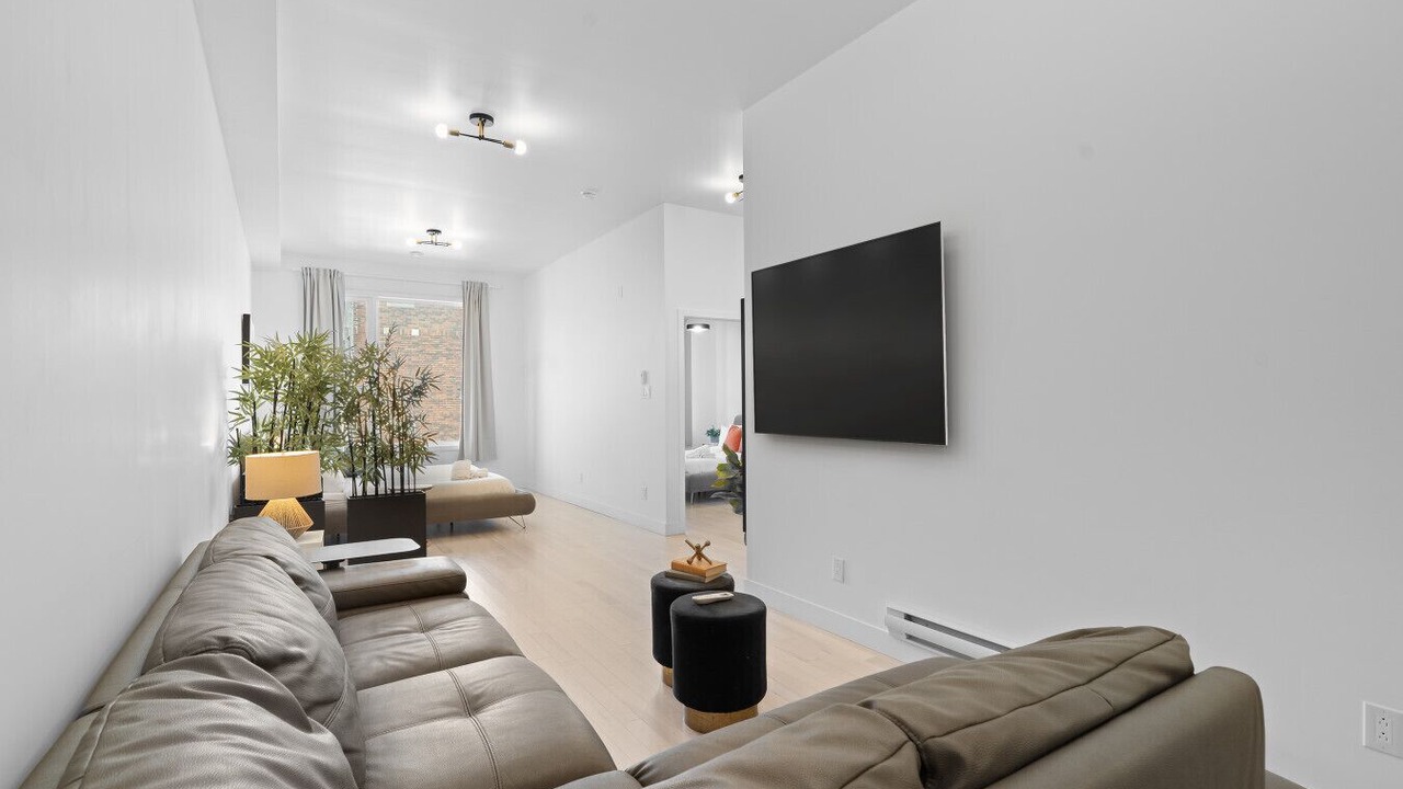 Photo of Bedroom in La Petite-Patrie