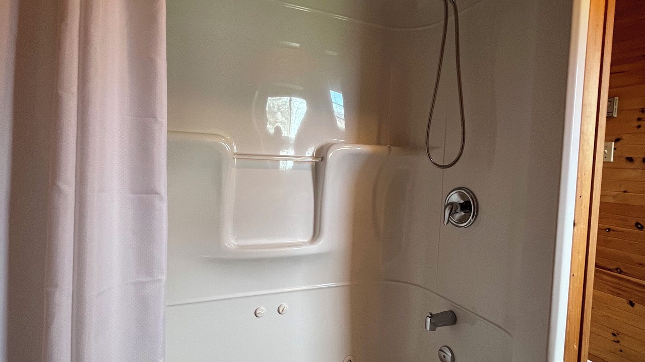 Photo of Bathroom in Corran Ban