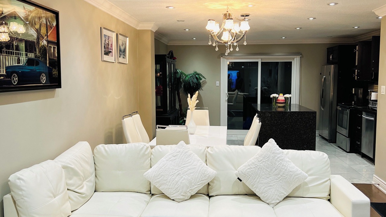 Photo of Livingroom in Oakridge