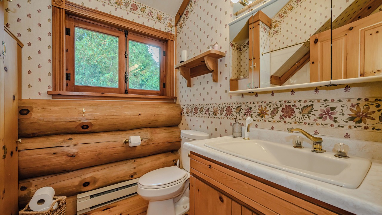Photo of Bathroom in Lion's Head