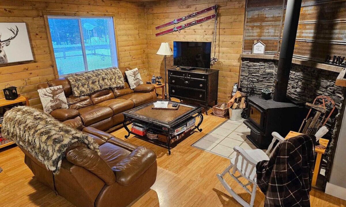 Photo of Livingroom in Okanagan-Similkameen