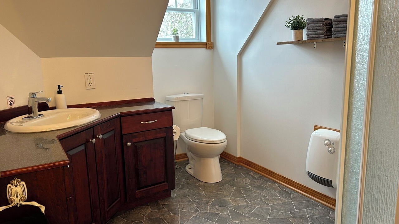 Photo of Bathroom in Beaulac-Garthby