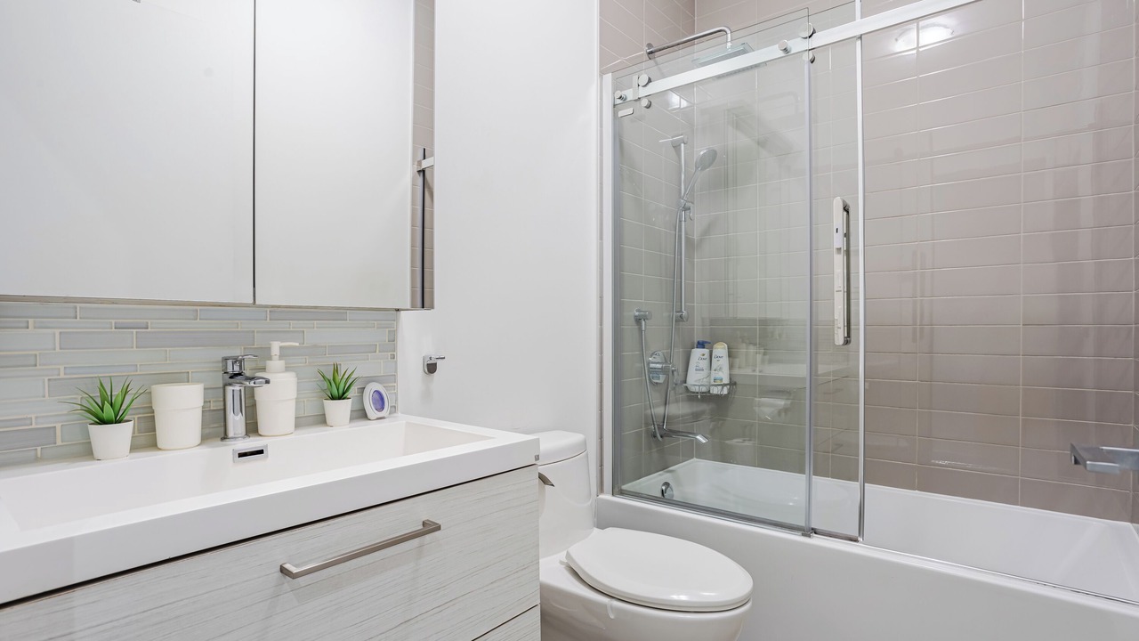 Photo of Bathroom in Pointe-Saint-Charles