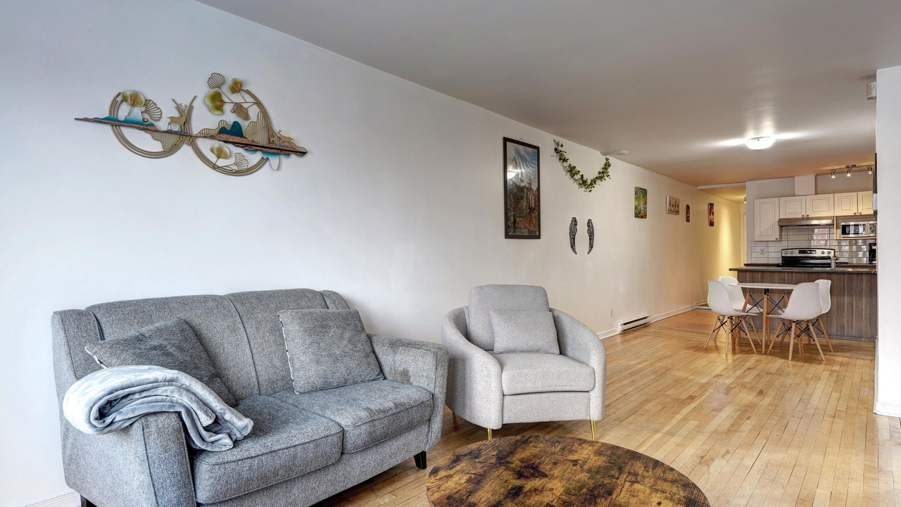 Photo of Livingroom in Francois-Perrault