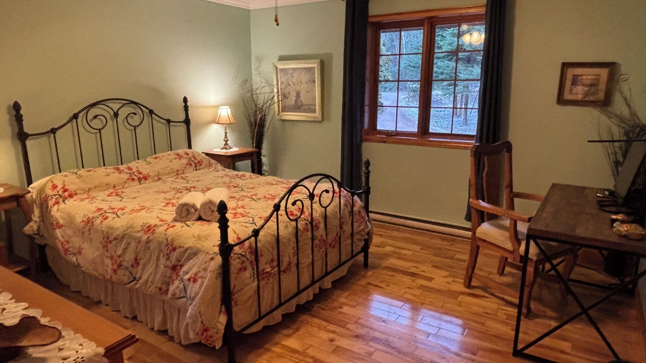 Photo of Bedroom in Saint-Faustin-Lac-Carre