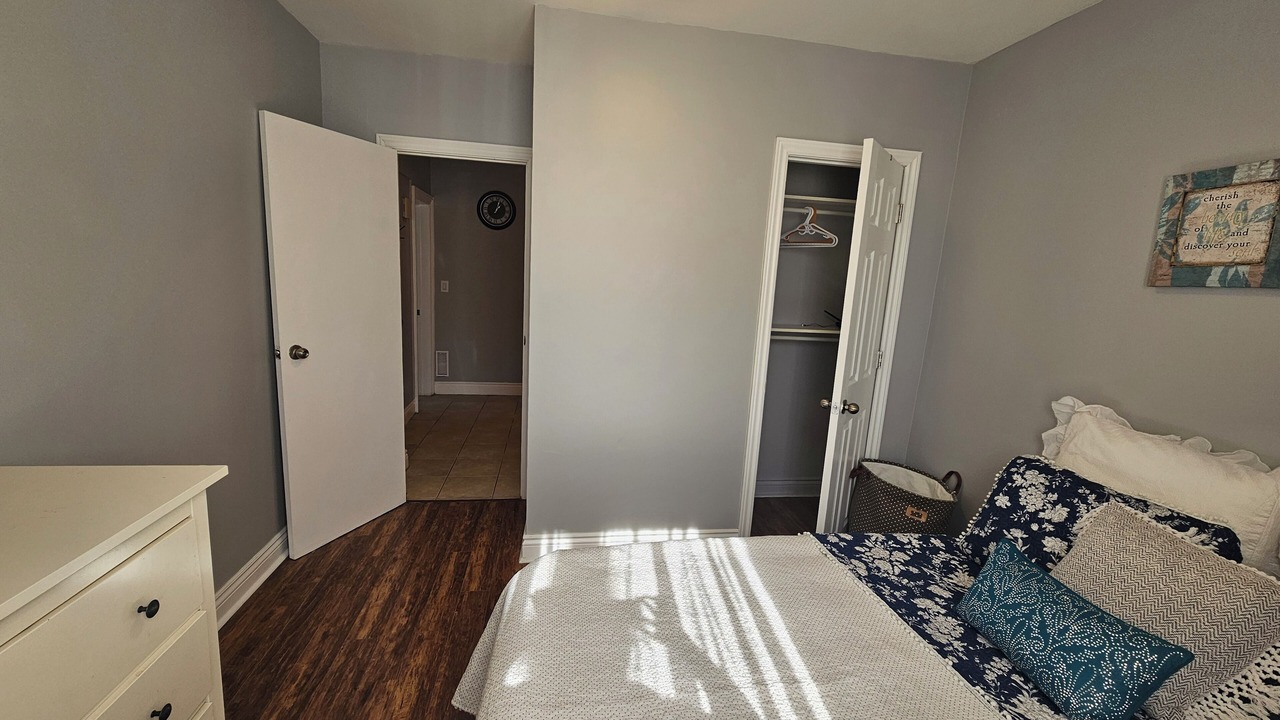 Photo of Bedroom in Oakwood Village